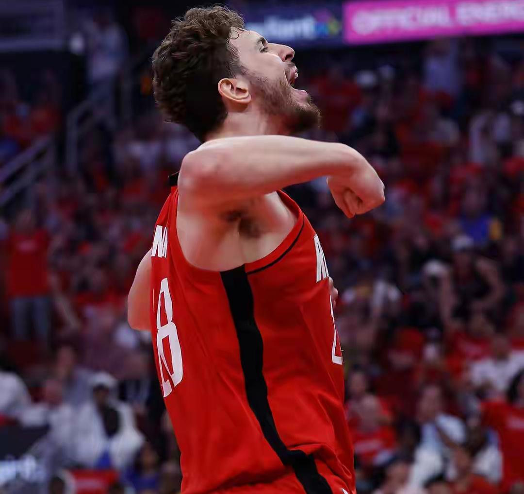 申京真硬，火箭力擒雄鹿!
篮板，又是篮板立功，胜利的保障，申京，末节收割，阿杜，