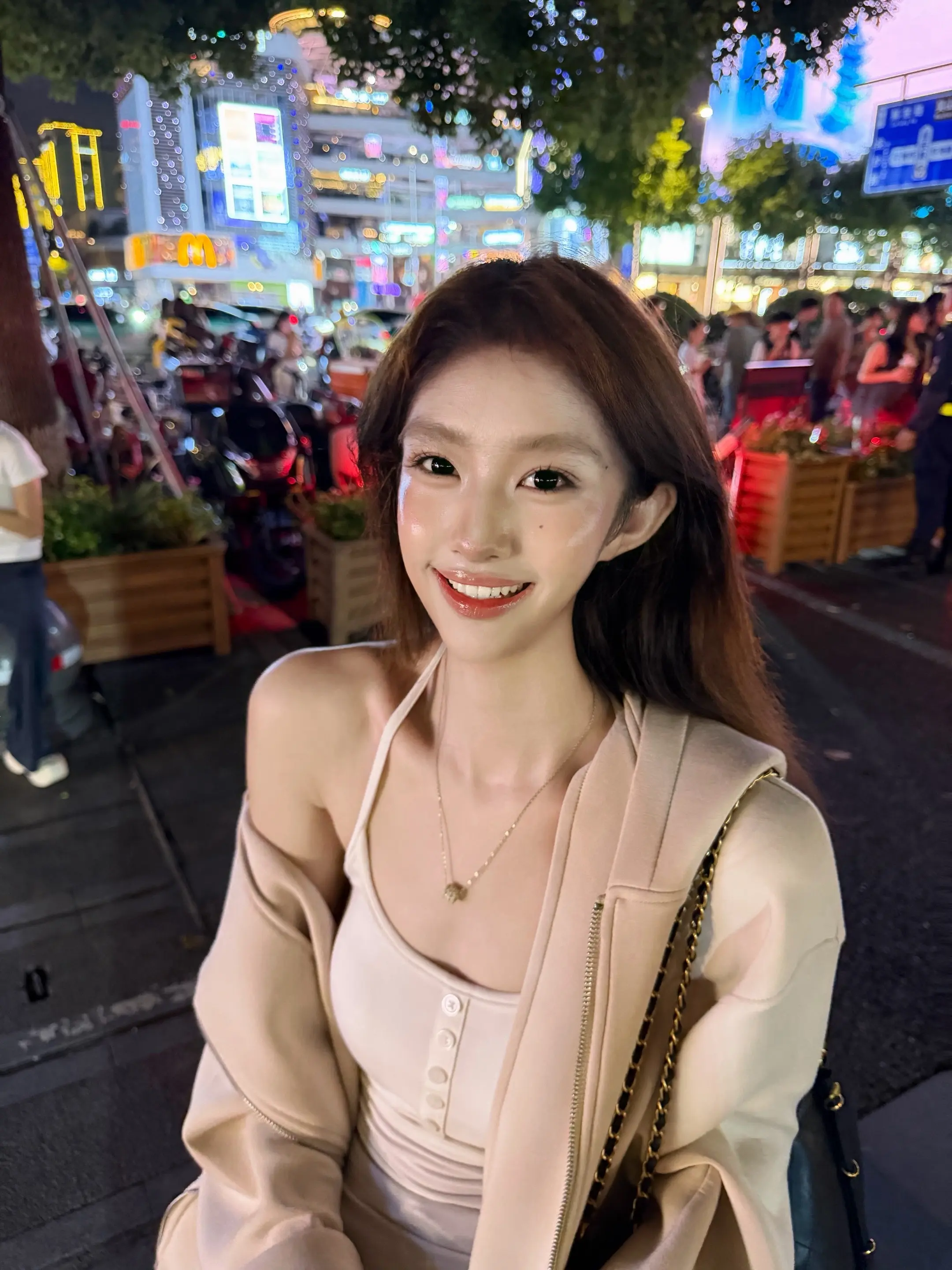 他们总说我是坏女孩 可这些年过去 我到底对不起谁了