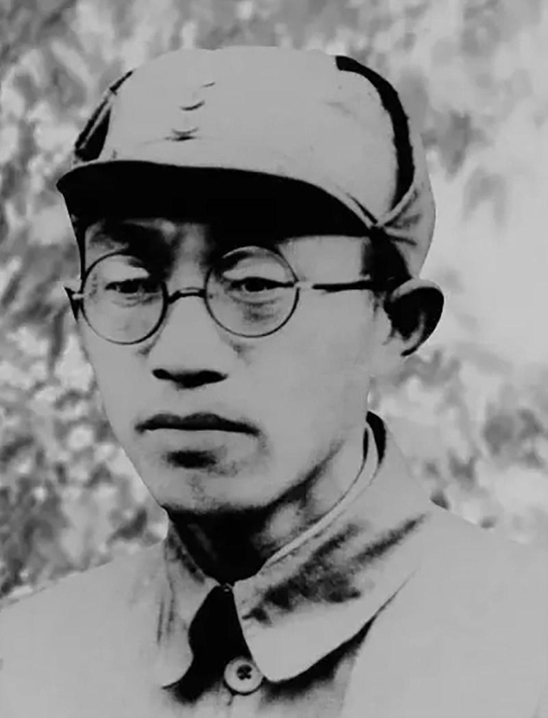 黄克诚凭何名列第三大将？说起开国大将，粟裕、徐海东、陈赓这些能征惯战的大将广为人