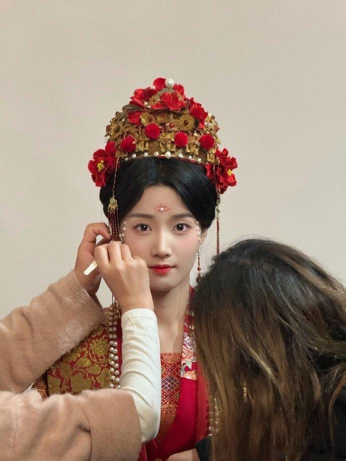 #新浪娱乐[超话]##于正问王星越卢昱晓配不配##于正发王星越卢昱晓剧照# 王星