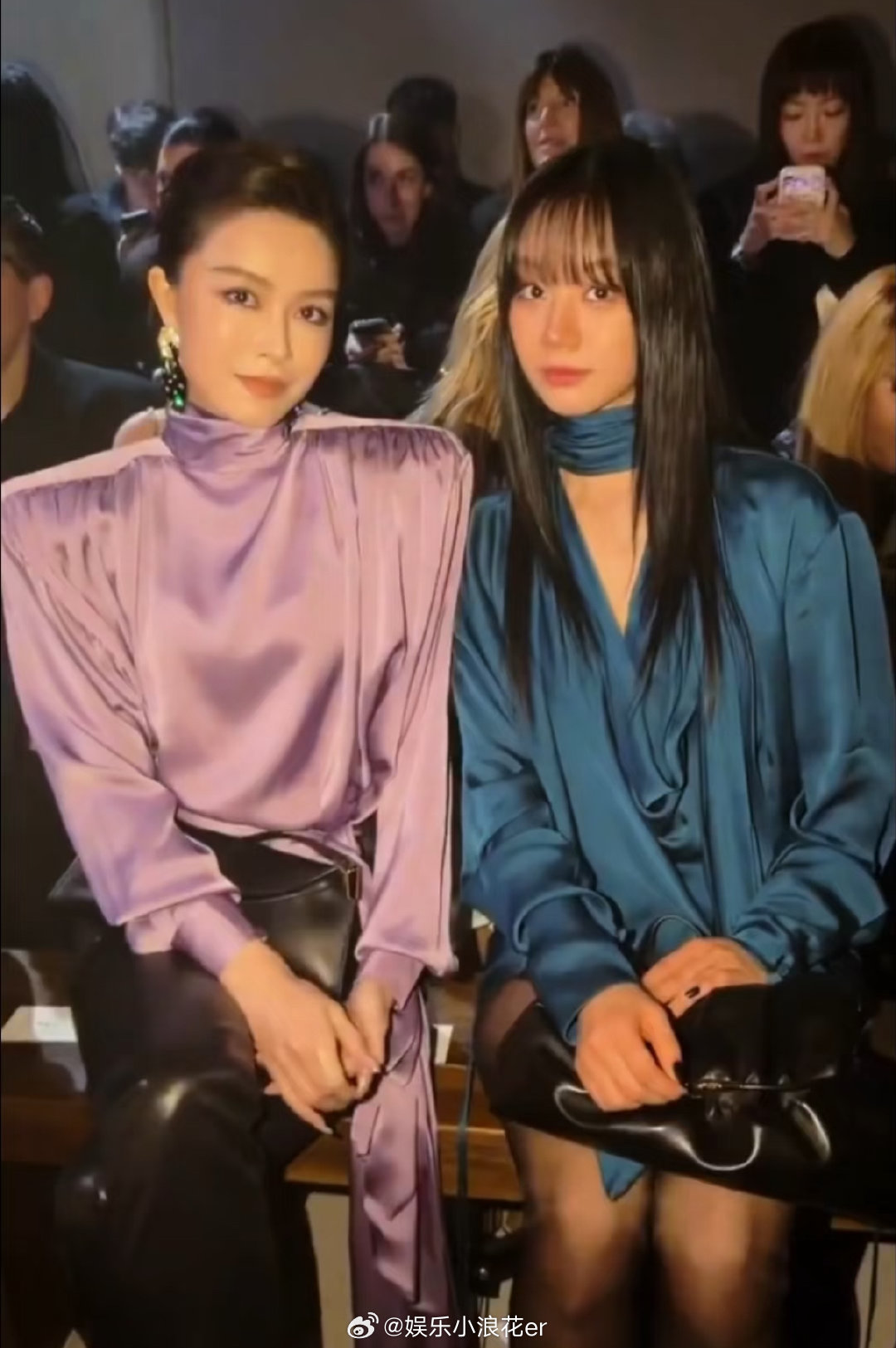 李惠利文咏珊同框 李惠利、文咏珊巴黎时装周秀场同框，时装周就是好哇！李惠利文咏珊