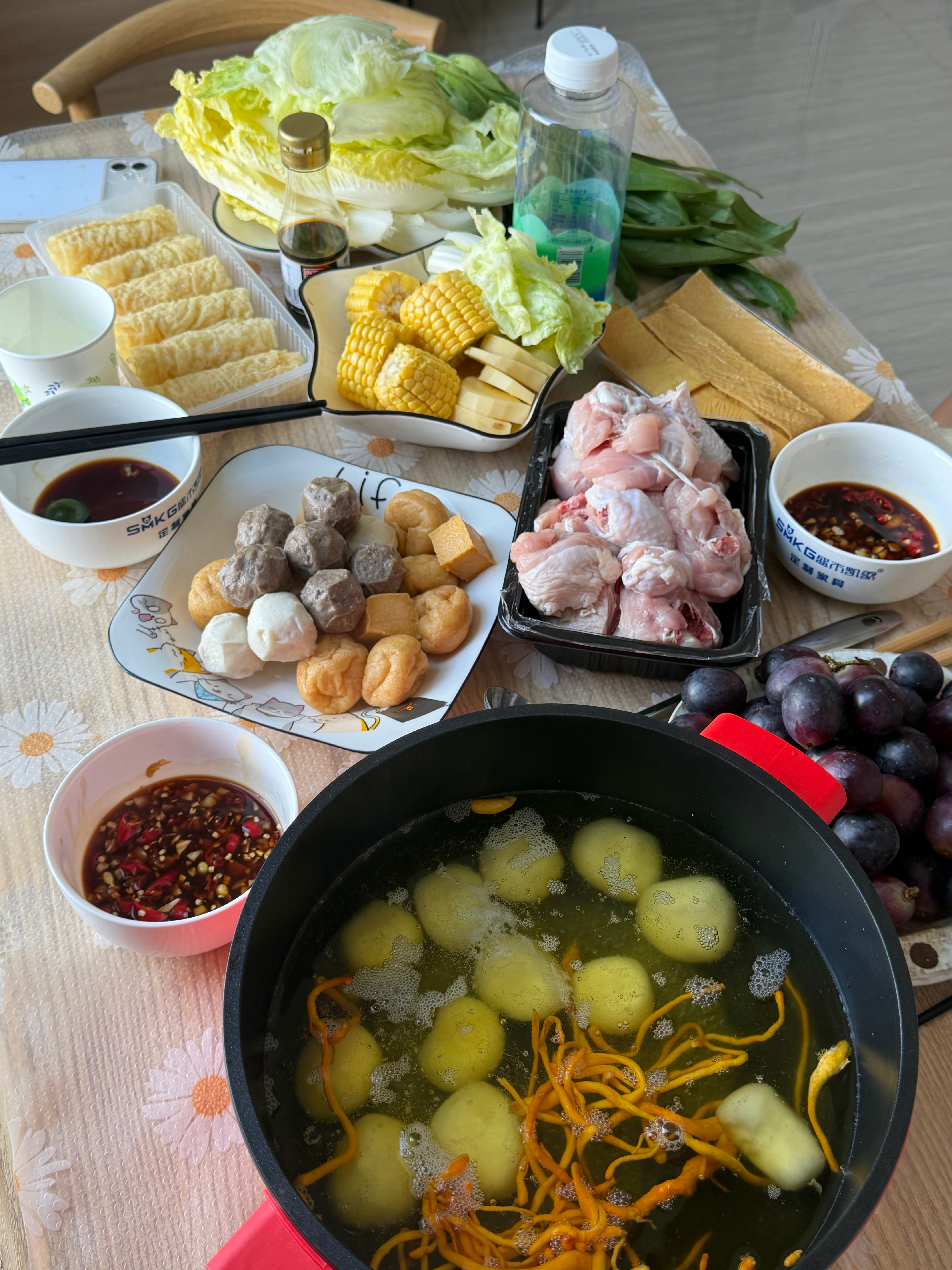 朋友来家里一起吃椰子鸡火锅  专栏 · 饼的厨房（厨神预备役）