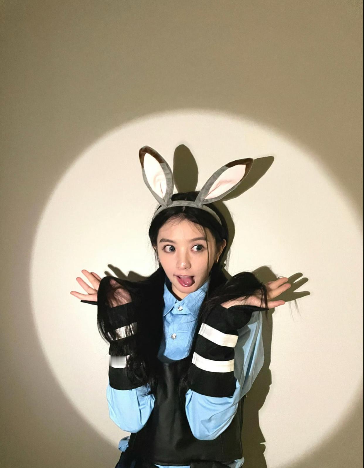 田曦薇小透明时期cos的朱迪，很可爱 