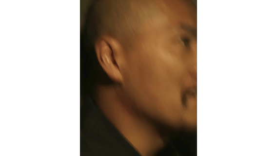 广东人松弛感穿搭的原因找到了广东人低调藏血泪过往背心、人字拖看似随性松弛的老广穿