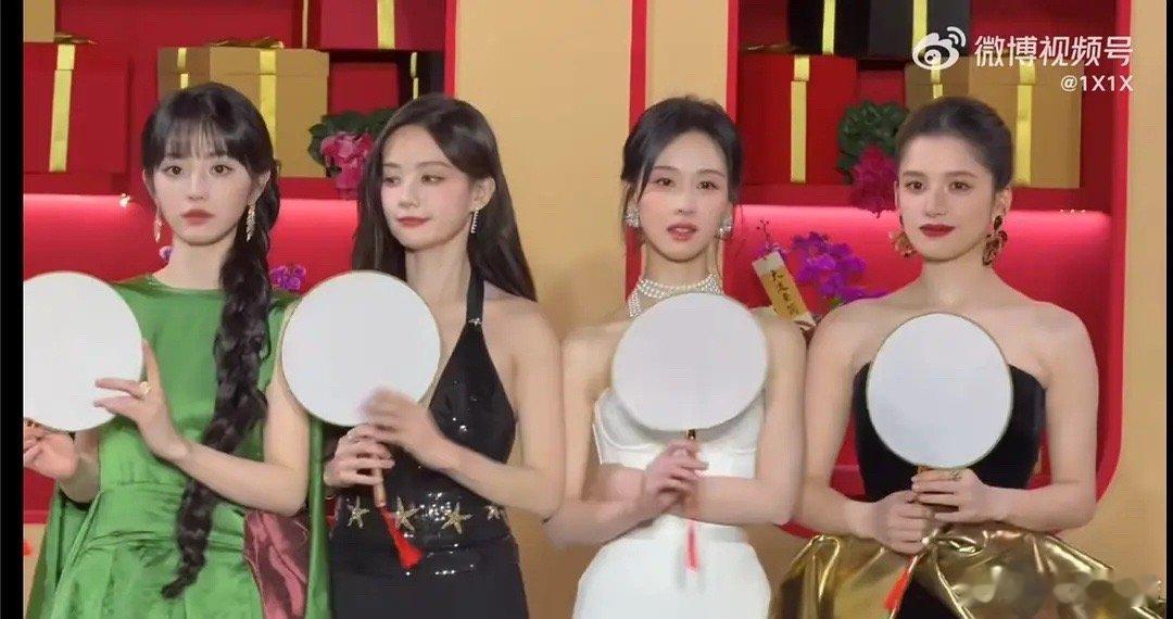 张婧仪骨相 张婧仪不能同框，特别是不能和修长清瘦型美女同框，这个同框田曦薇赢了，