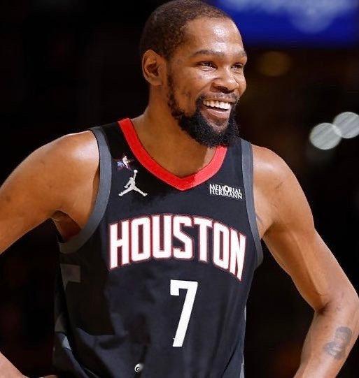 Shams：“杜兰特今日将在赛前热身后决定是否出战，火箭队的消息人士相信并希望杜