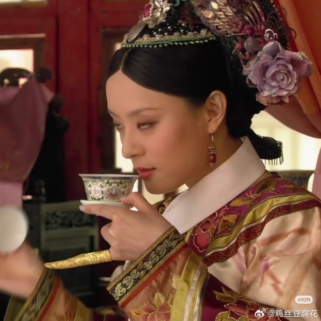 说真的，人真的没必要焦虑啊，看看内娱→能同时集齐【三天撤档】【两天撤档】【上映不