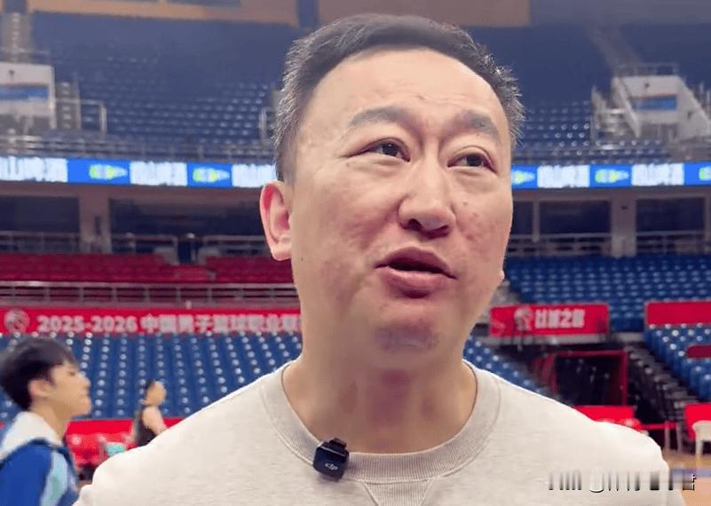 韦瑟斯庞向刘维伟道歉认错！
对阵辽宁男篮赛前，刘维伟在采访时透露：韦瑟斯庞已经道