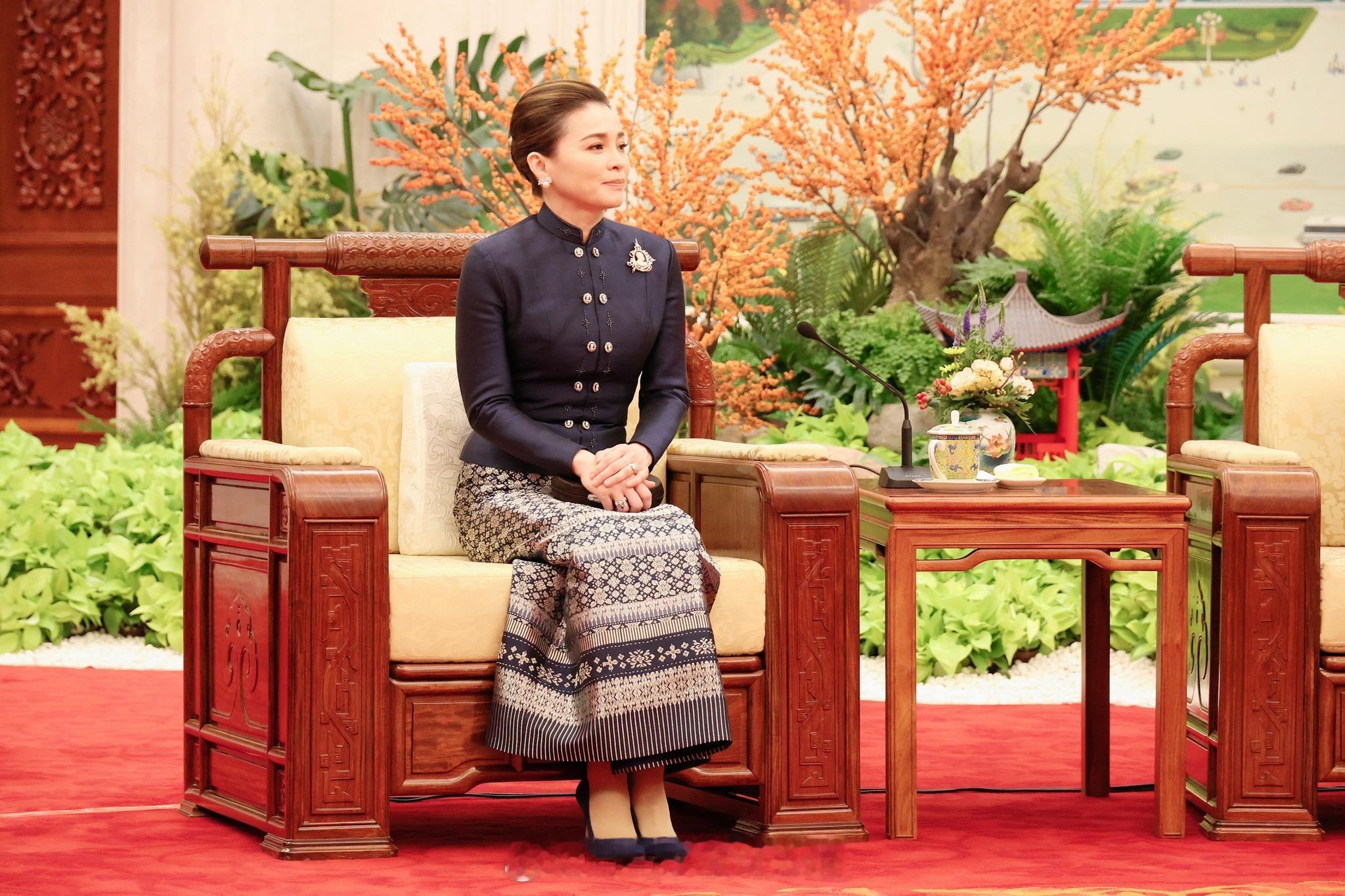 2025年11月14日。 