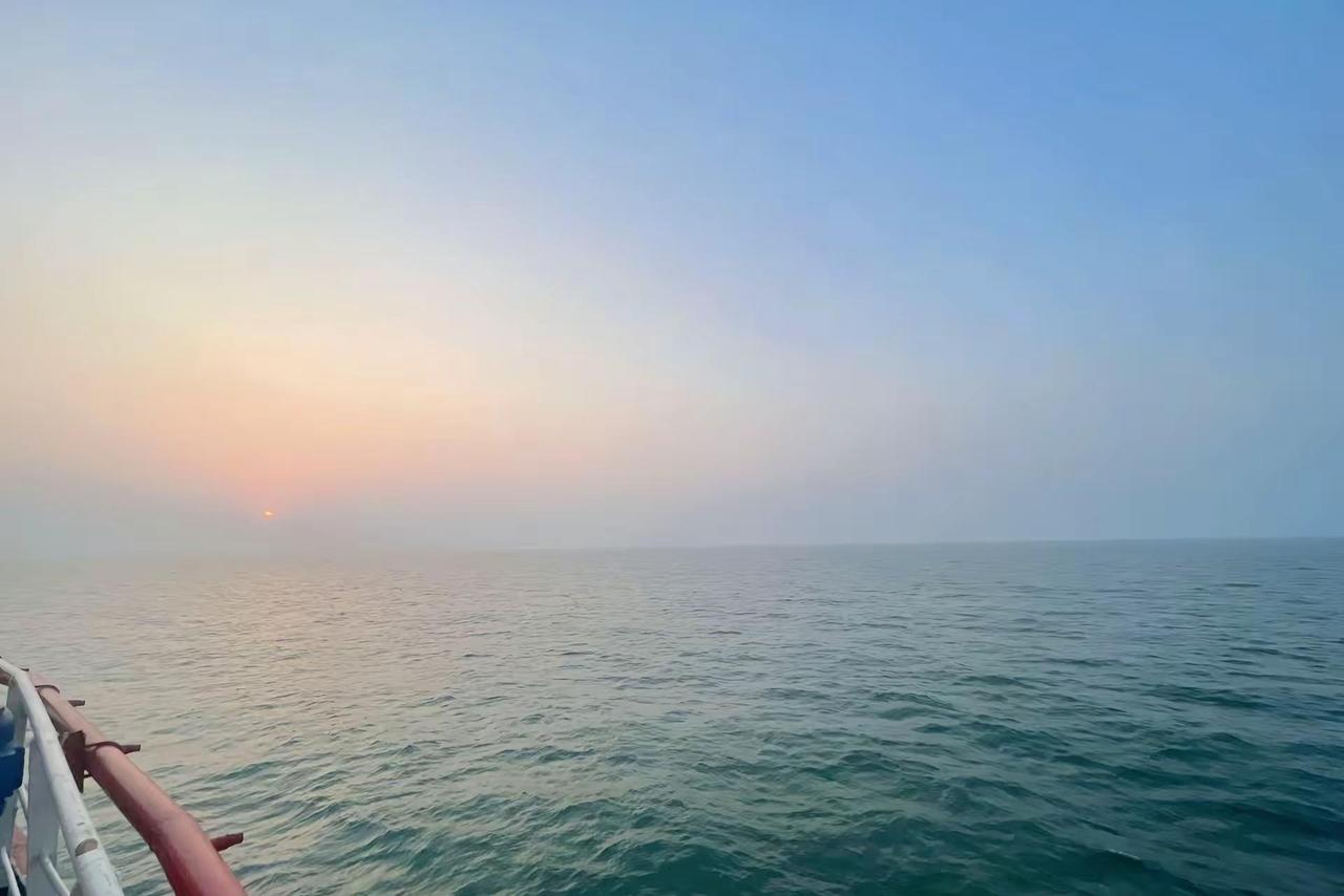 心有山海，静而不争，自在安然！