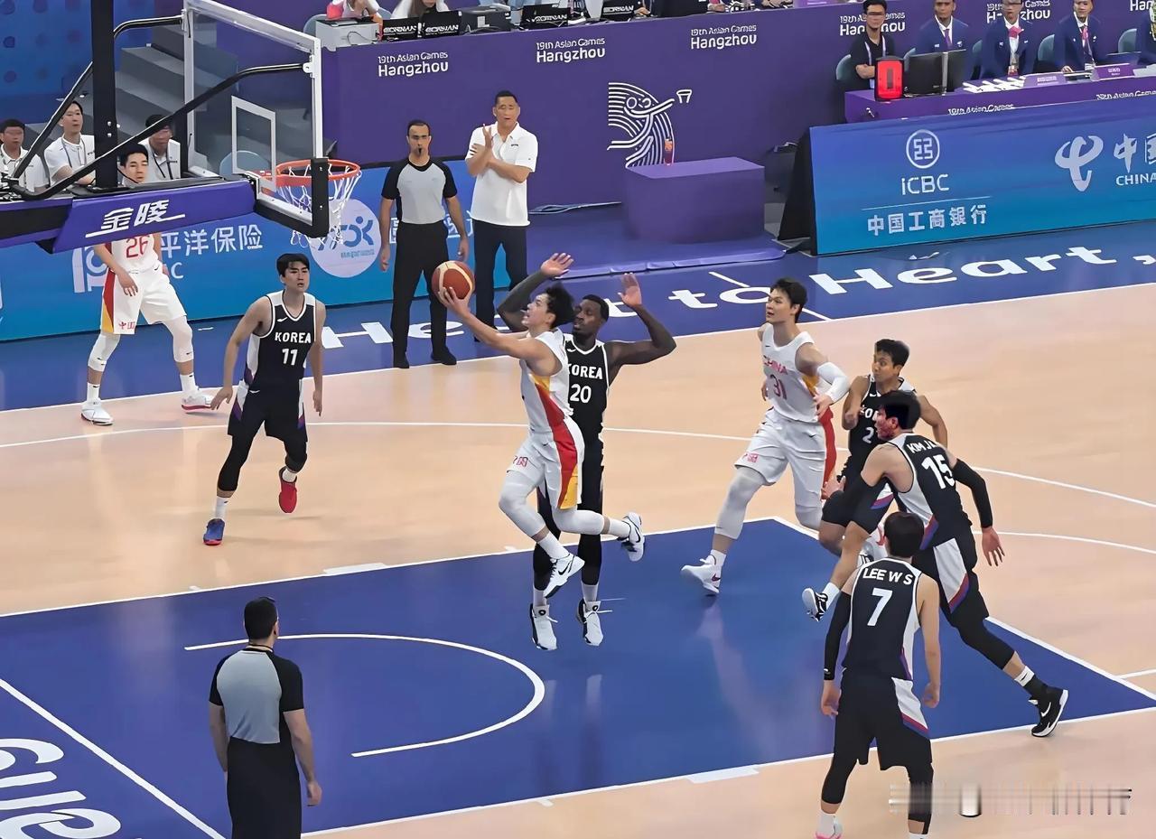 99分！中国男篮八强对手已确定。
今天韩国男篮以99-66大胜关岛男篮，晋级亚洲