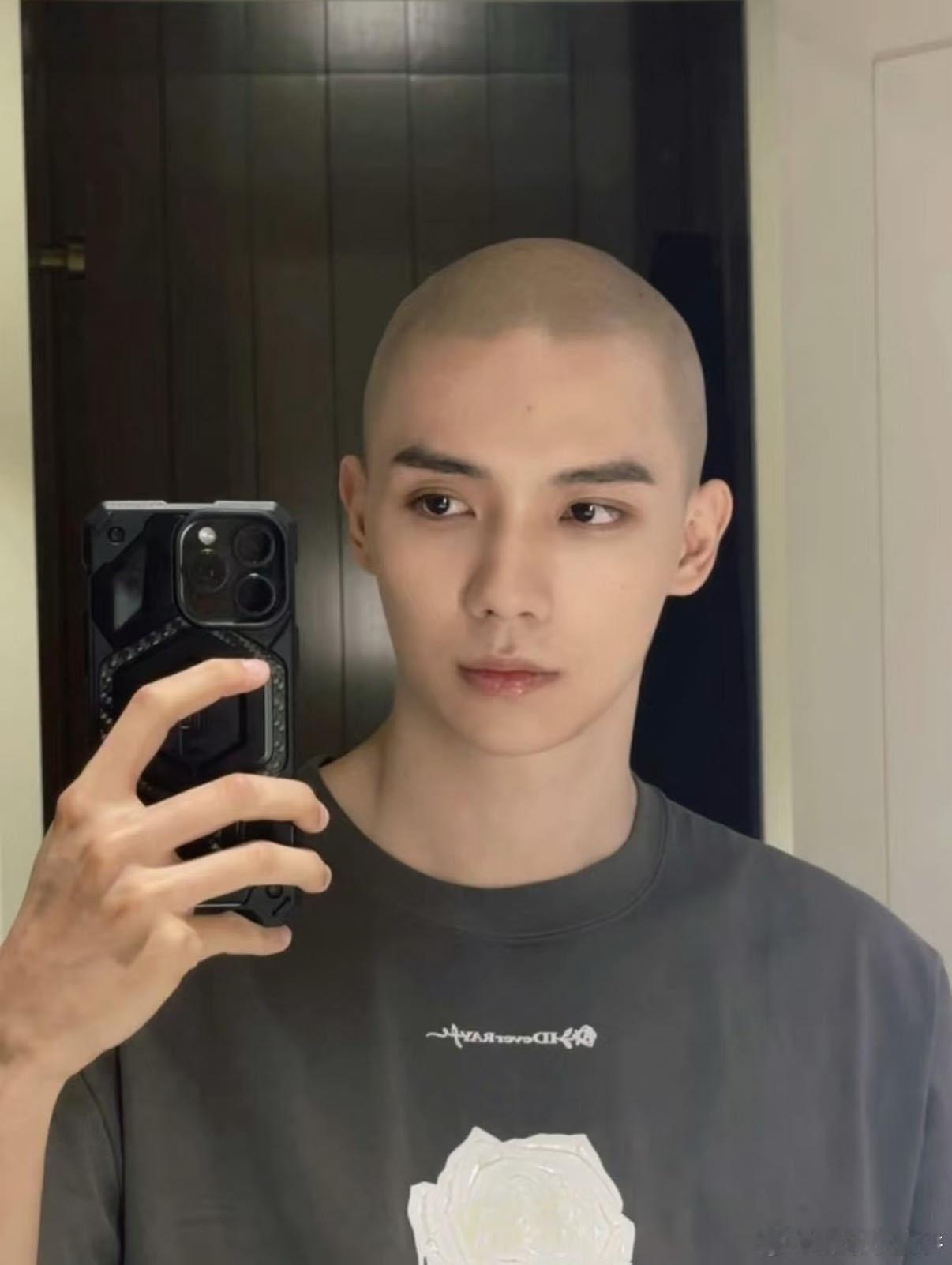 真·敬业天花板罗一舟！为角色保持光头两年，放下形象包袱全力打磨演技，各类戏份都做