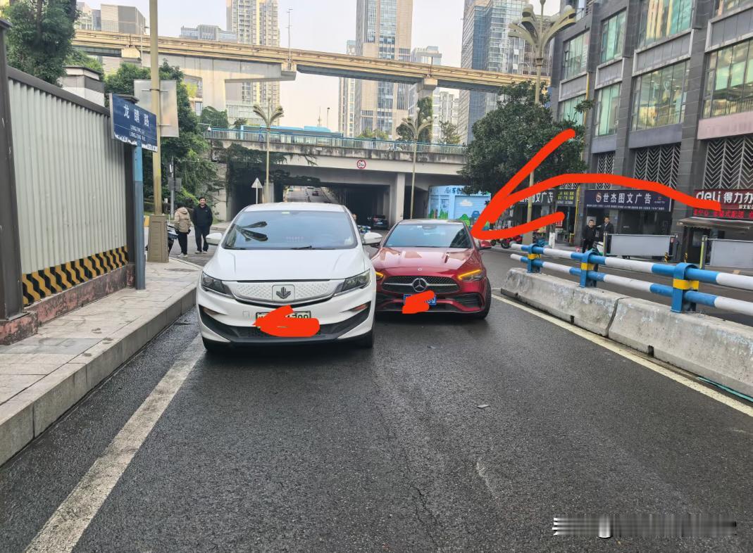 求助！这是普通事故还是网约车碰瓷？
求大神指点复议理由！​
	
家人们谁懂啊！今