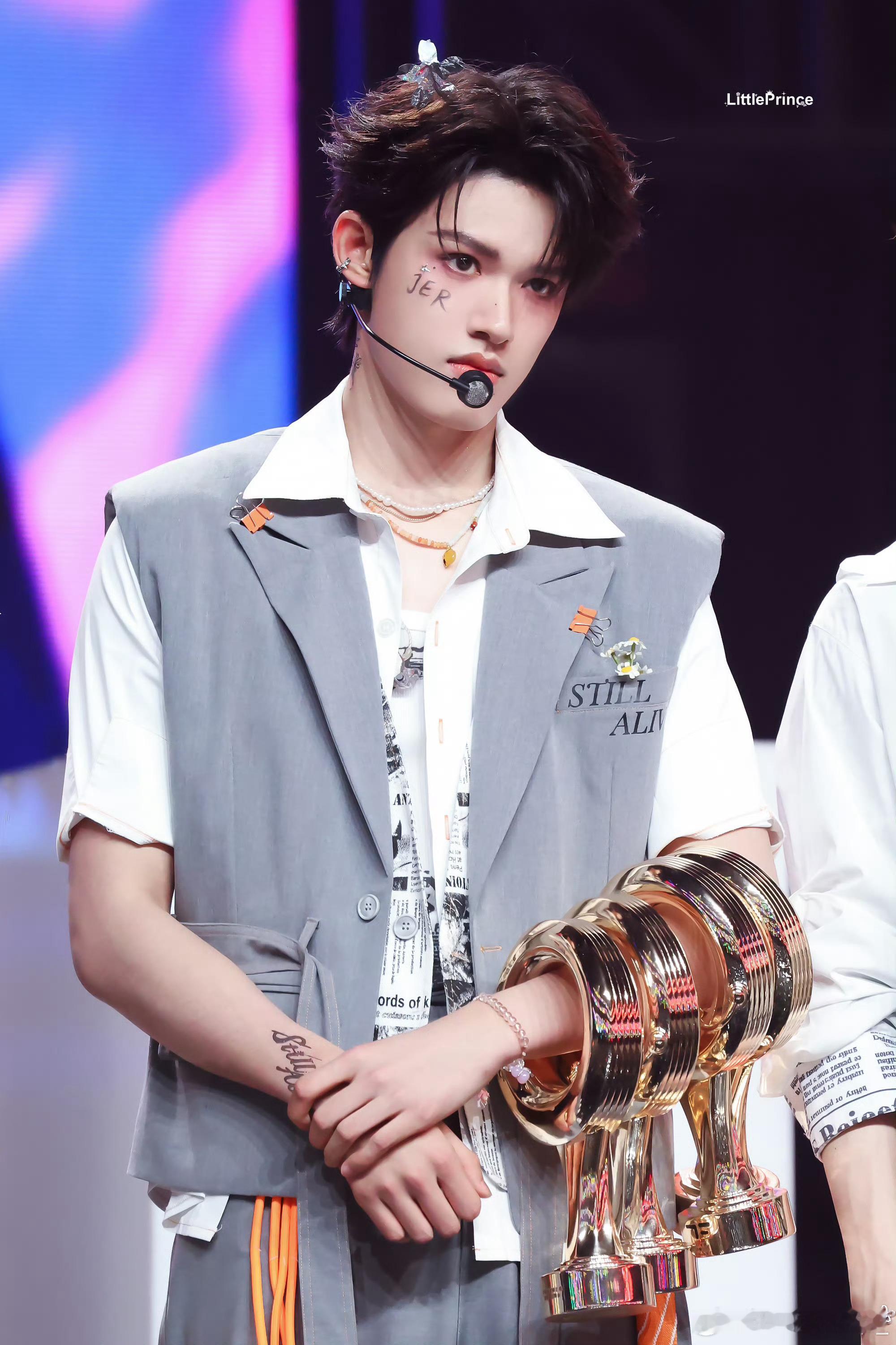 张极转音转强混转头声张极唱英文情歌直接封神！转音衔接强混再转头声，丝滑切换毫无断