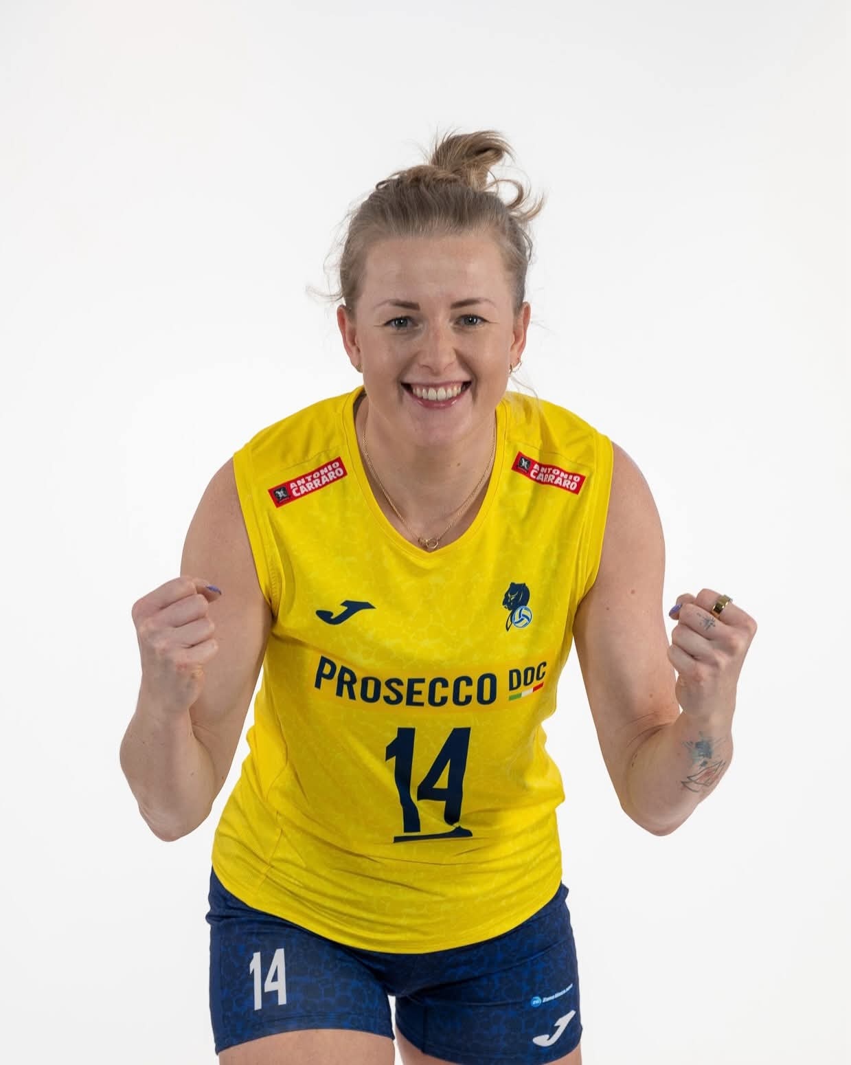 科内利亚诺即将出发巴西，开启世俱杯之旅！ 朱婷