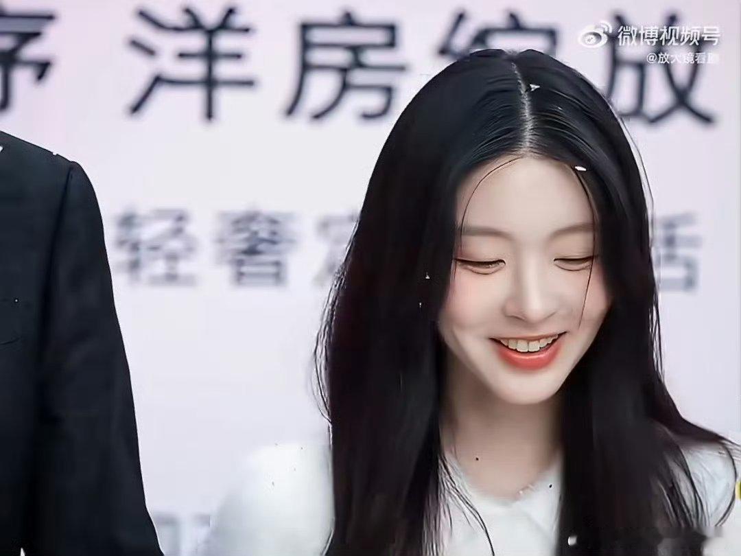 浪漫值拉满的开业仪式，柳柳到场陪伴，温馨画面让人倍感治愈柳柳参加周佑凌民宿开业周