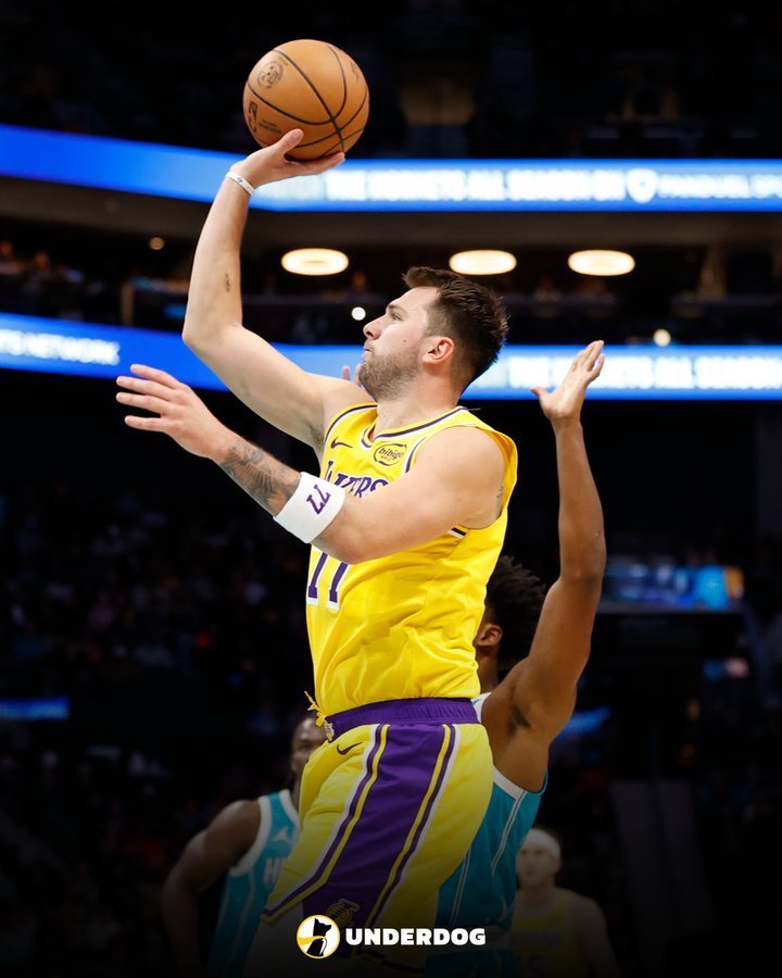 东契奇继续自己的半场20+“常规表现”本赛季第5次，领跑全联盟，目前他就打了7场