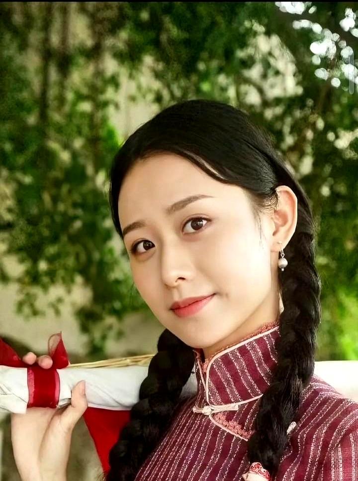 当一个素人对刘德华首映礼说“不去”时，场内外都愣了下。
王晓慧，被蓝鸿春临时相中