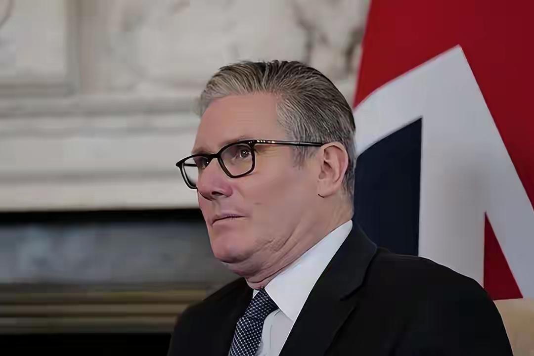 特朗普称美国没有需要过北约，英国首相：特朗普应就北约盟友“脱离前线”言论道歉，具