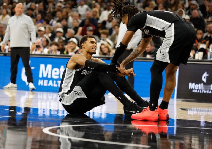 文班亚马无结构性损伤 ESPN记者Michael C. Wright报道，文班亚