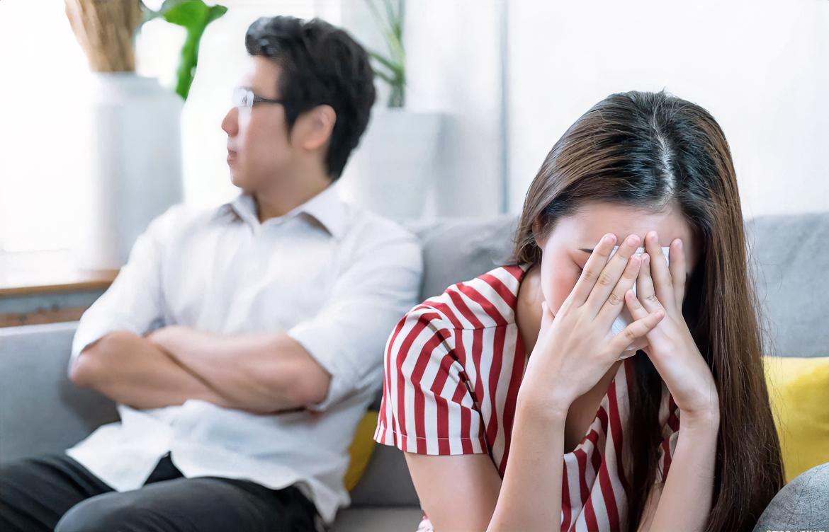 最苦的婚姻就是…他看似每天都在挣钱，但好像也没给你

你说心里难受，他说“你想多