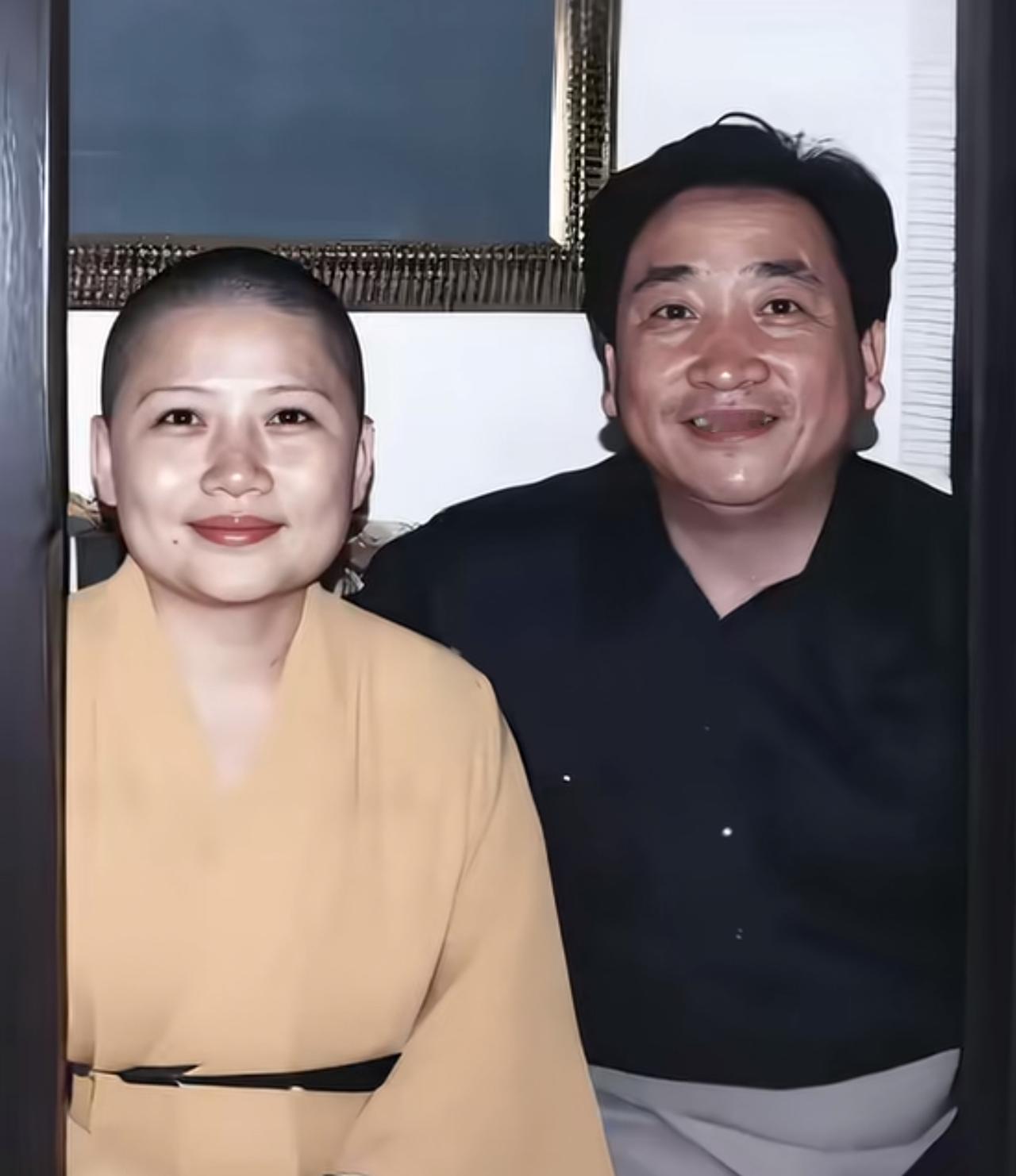 姜昆和歌手李娜一张罕见的合影，李娜于1997年正式剃度出家，法名释昌圣。