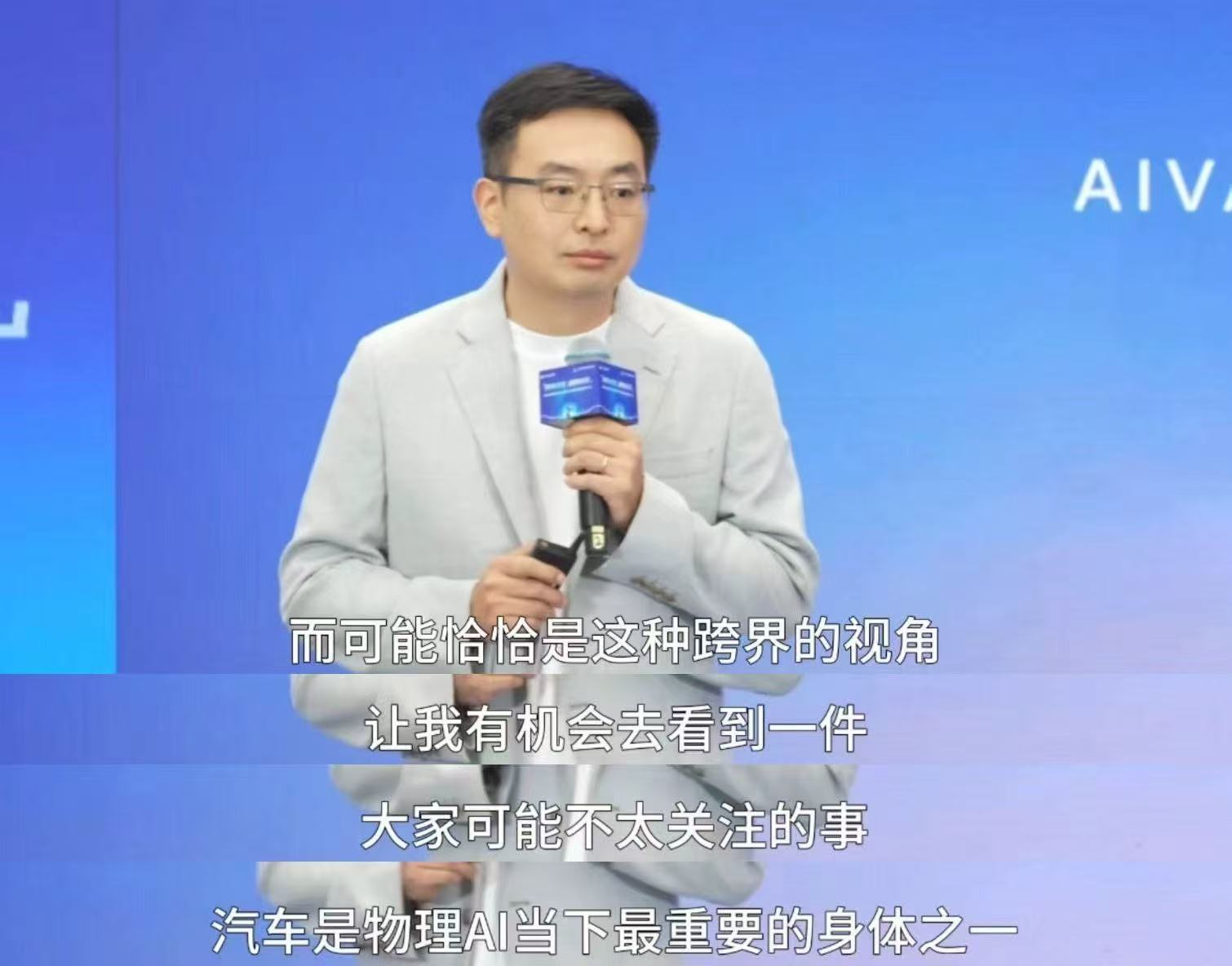 被中国机器人的进化速度震惊到了 国内机器人赛道的创新思路让人惊喜。不必执着人形外