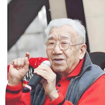 庄奴写了3000多首歌，手握上千首传世词作、捧红乐坛巨星邓丽君，这位撑起华语乐坛