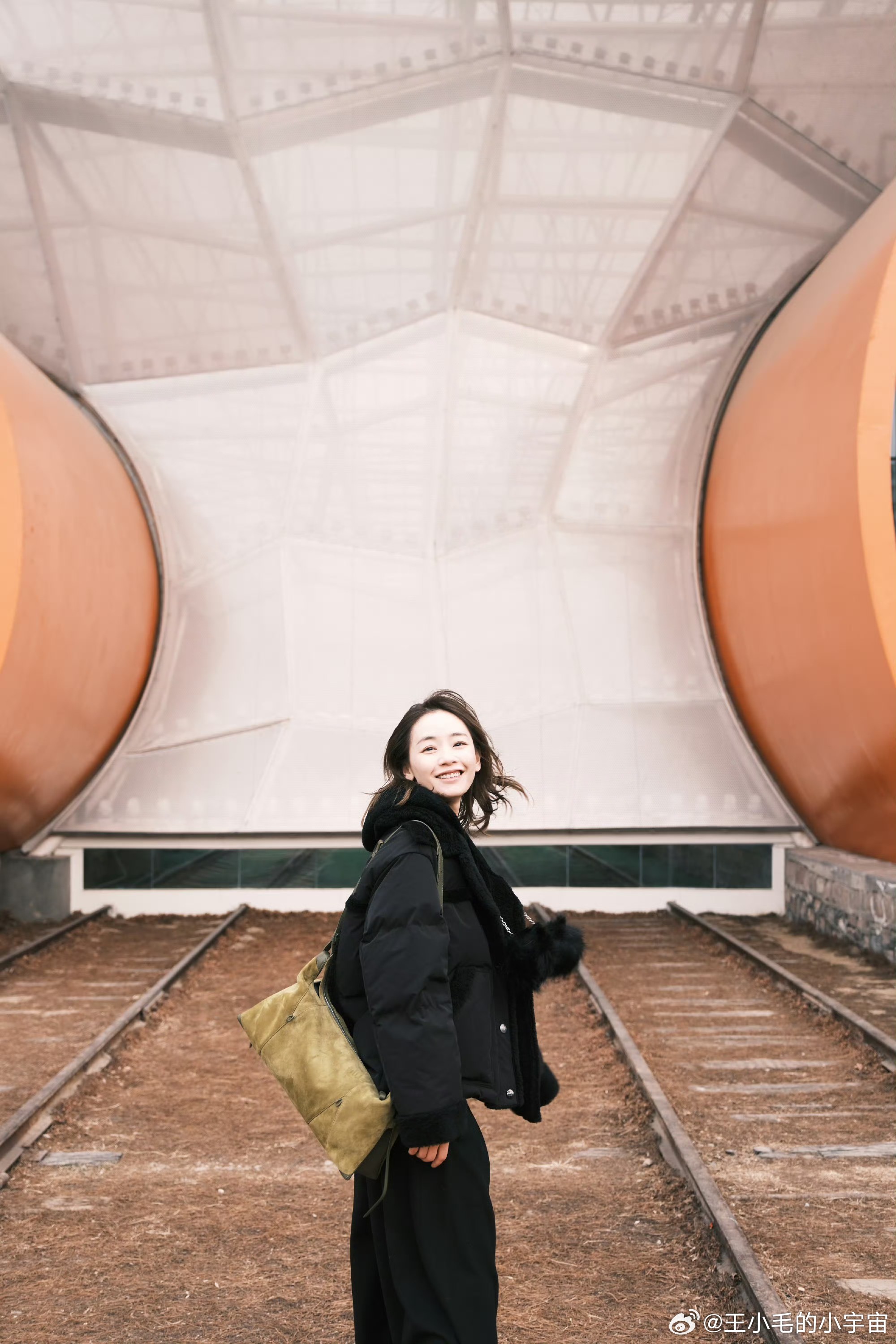 倪妮说和刘雅瑟在人生各个阶段都有合作 看完直接破防了😌倪妮聊起刘雅瑟时满眼真诚