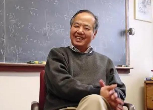 1948年，老师突然问到："太阳中心的温度是多少？"李政道脱口而道："我从书上看
