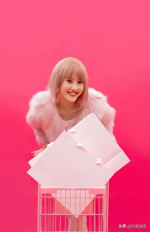 杨丞琳自己都没想到，她的深情演唱能成为“哄娃神曲”

杨丞琳在拍《带我走》MV时