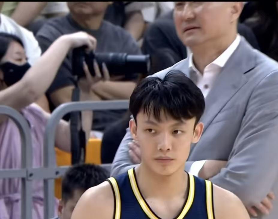 广东队开赛初期就喊着要争冠，这不又引进大外援了，但是我觉得不管怎么折腾，这赛季广