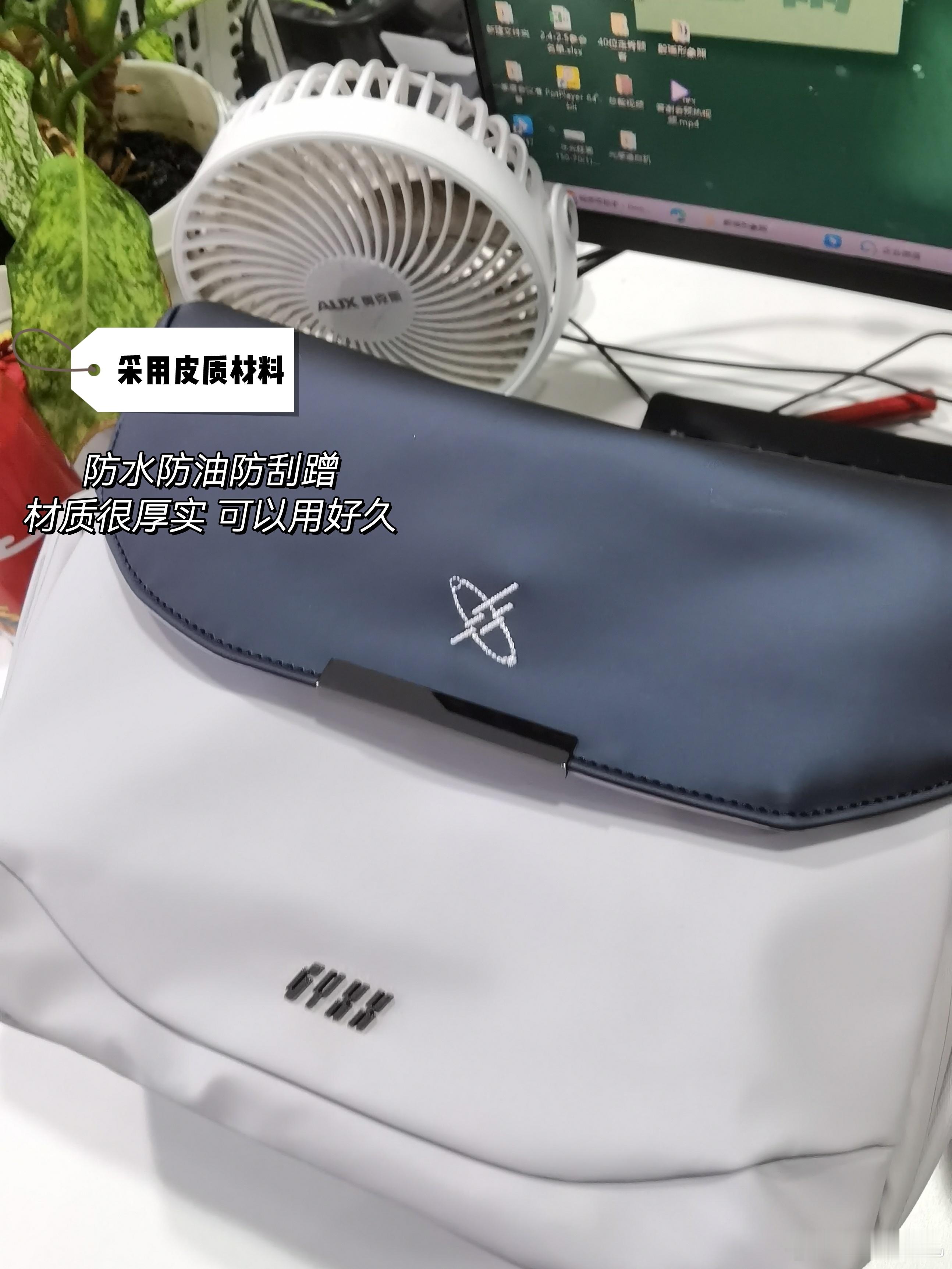 作为常年跑线下活动的负责人，外拍、记录、摄像几乎是日常，每天要带的东西又杂又多，