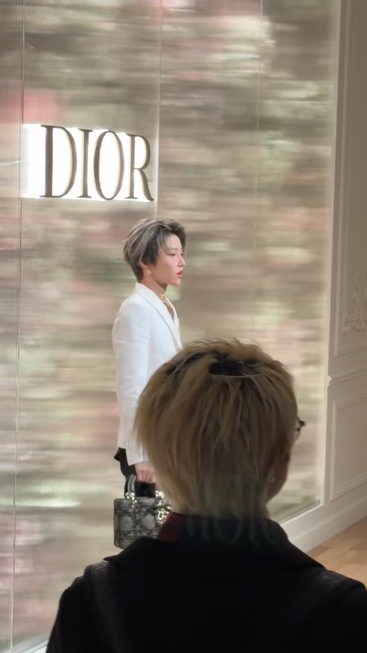 比珠宝更闪耀的是雨昕的美貌💎刘雨昕迪奥苏州活动