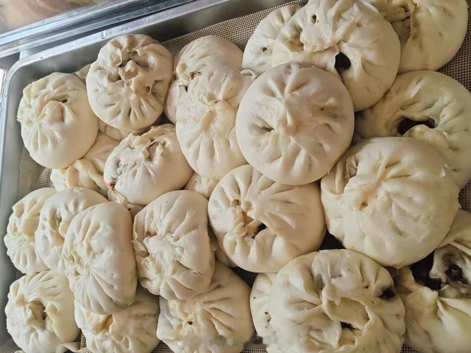 我其实有好多想吐槽的点，就是懒得发，等我慢慢捋捋，天天都发两条～先吐槽一下今天食