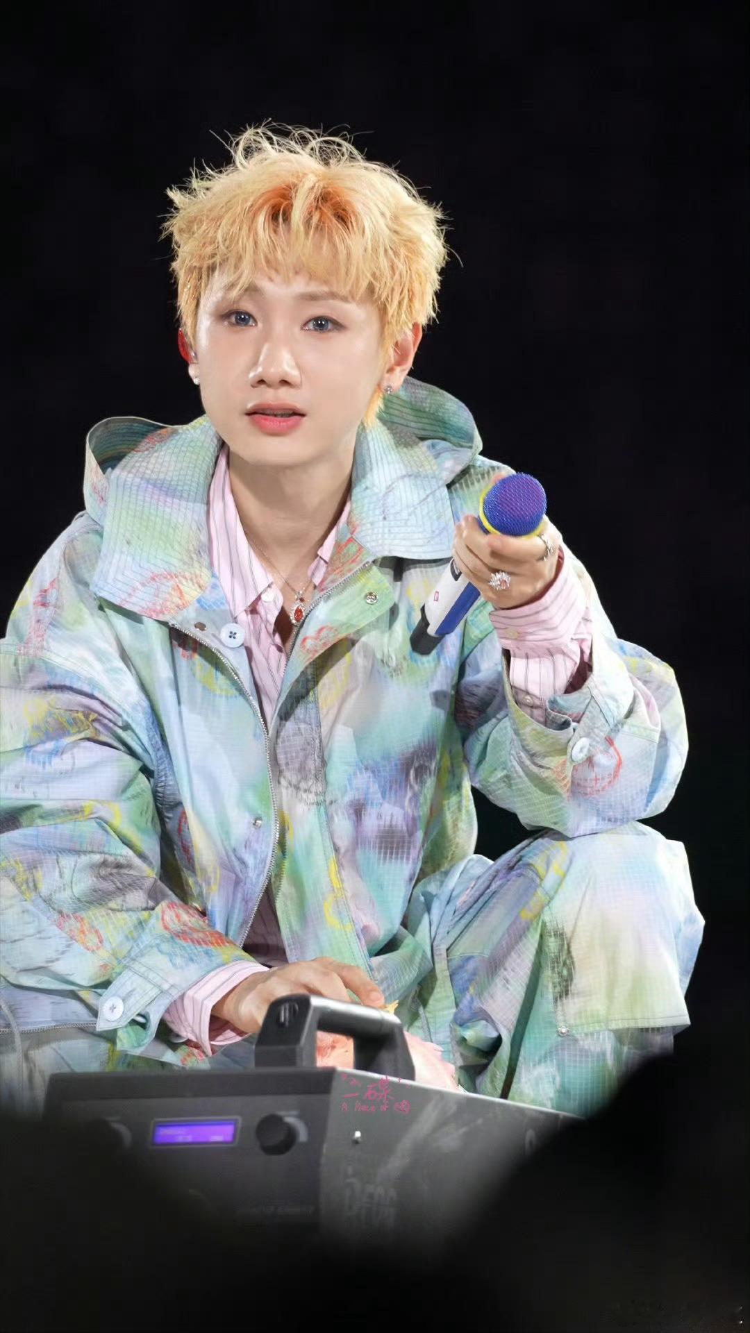 汪苏泷西安“坐诊”消息刷屏！奥体中心「妙嗓回春科」首日开诊，用歌声治愈所有不开心