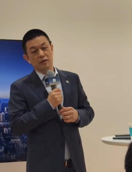 【：中国智能电车已具备市场化生存能力】11月21日，在广州车展上，蔚来汽车创始人