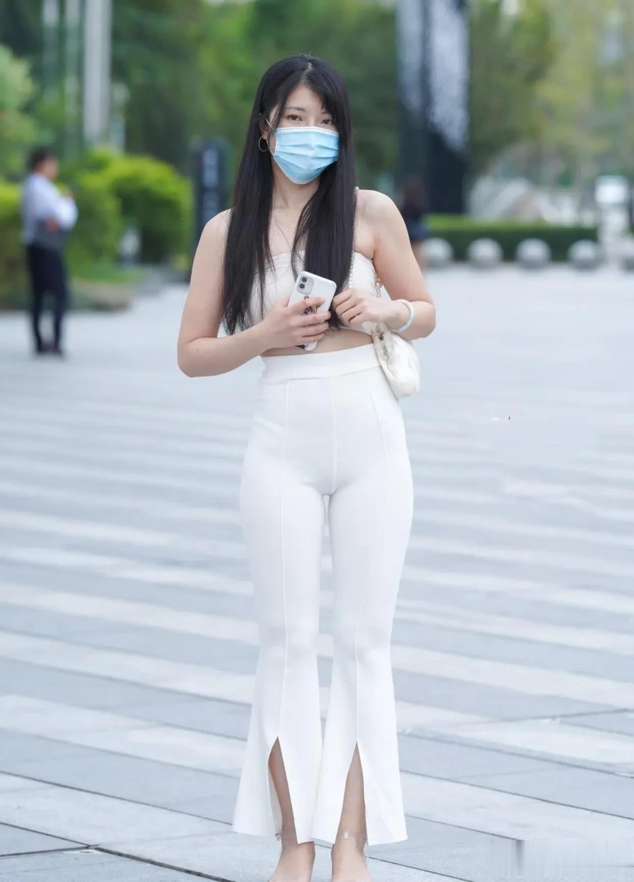 女人如此美丽！
