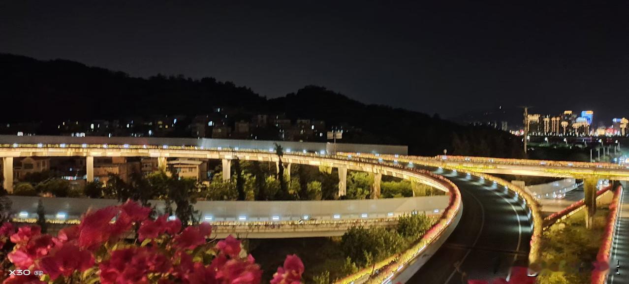 看到泉州乱七八糟的图片，真是让人五味杂陈。德化龙门滩水库上游那所谓的“德化小草原