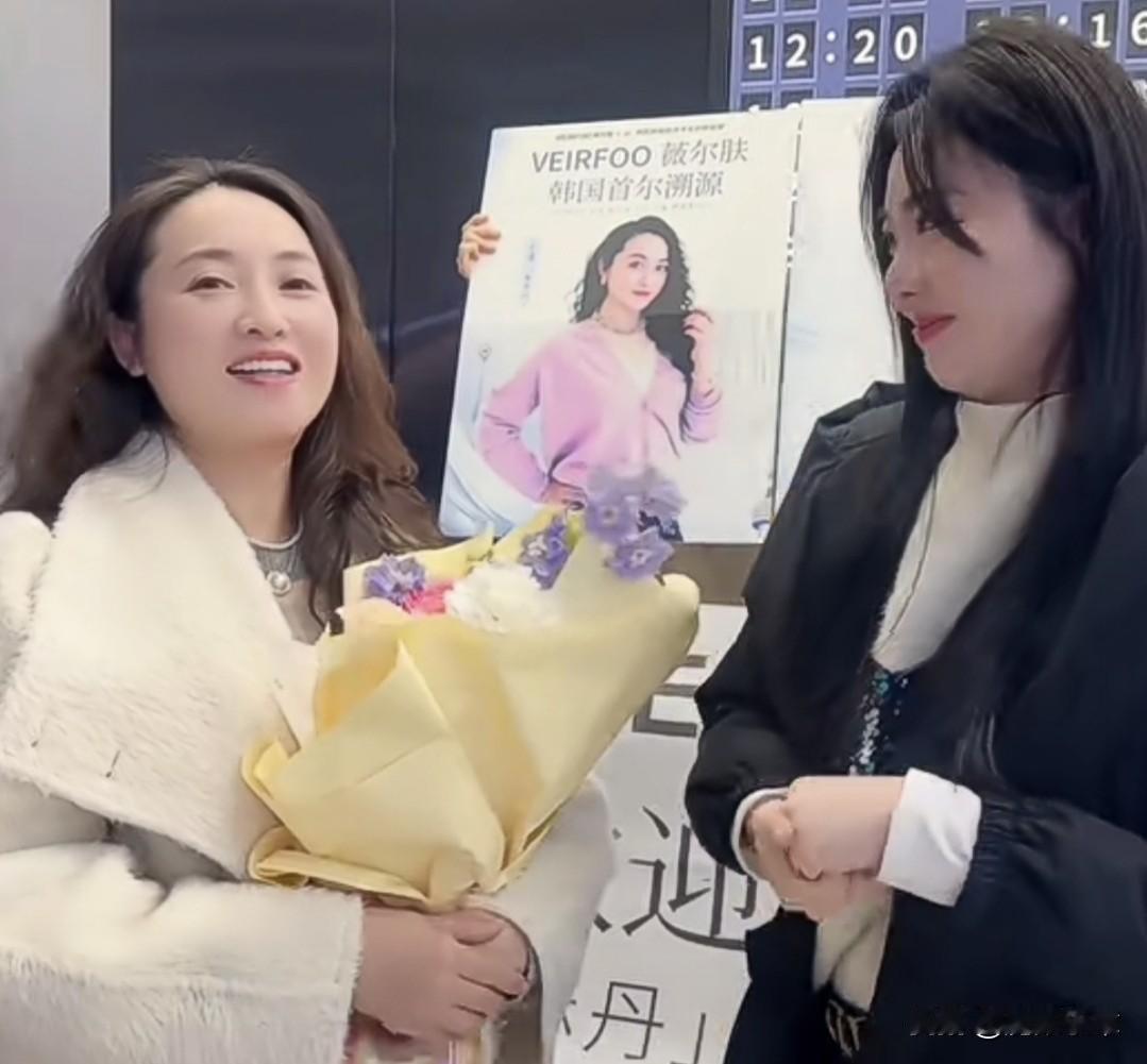 当初离开电视台时，主持人丹丹曾有过一段情绪低谷期。幸好，天生乐观派的她迅速收拾心