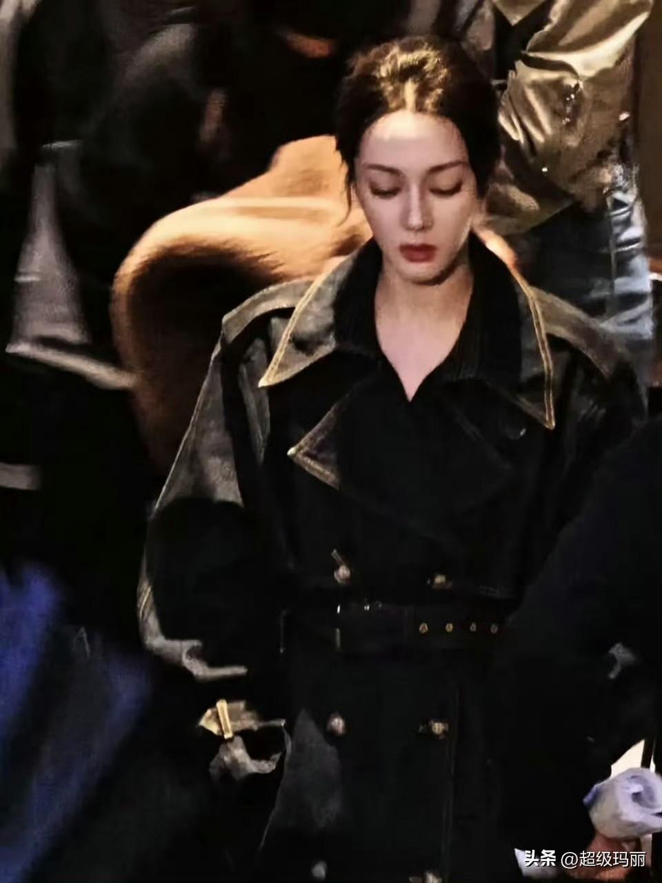 模糊的像素 清晰的美貌 ​