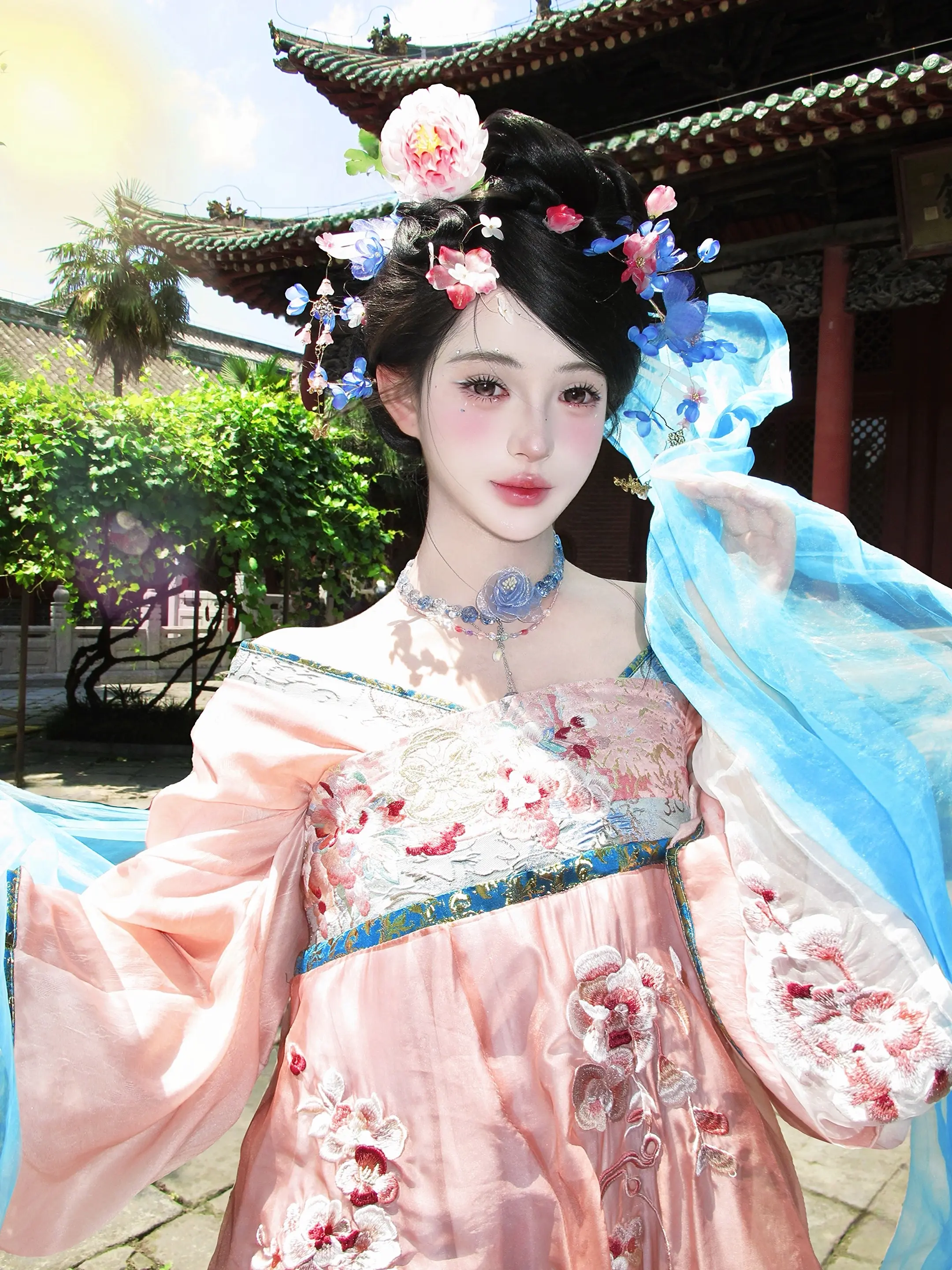 “凭栏远眺玉生烟 你呀你不见”