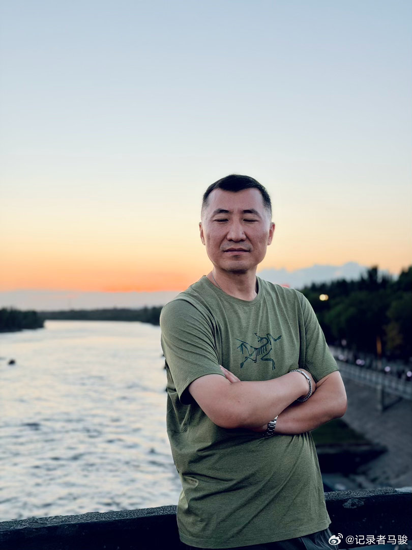 能扛得住事、稳得住自己，是一种耐力、一种追求，更是一种格局。好梦~~~ 