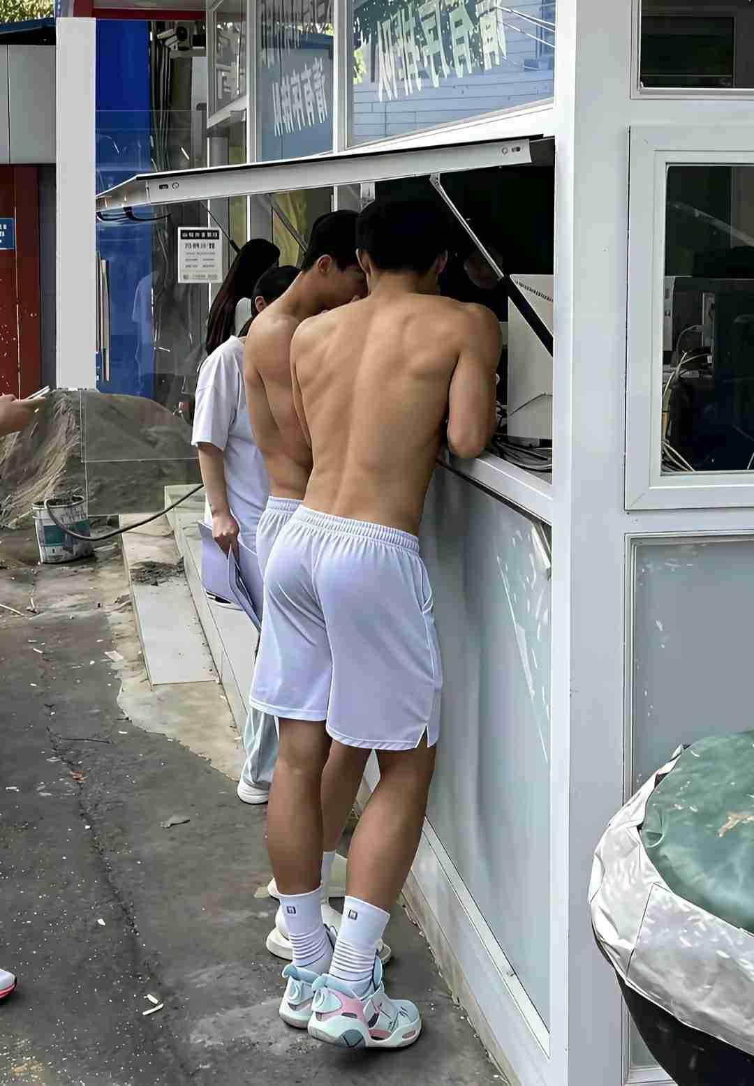 我的今日状态：😁轻松愉快
我这里的天气：🌈雨过天晴