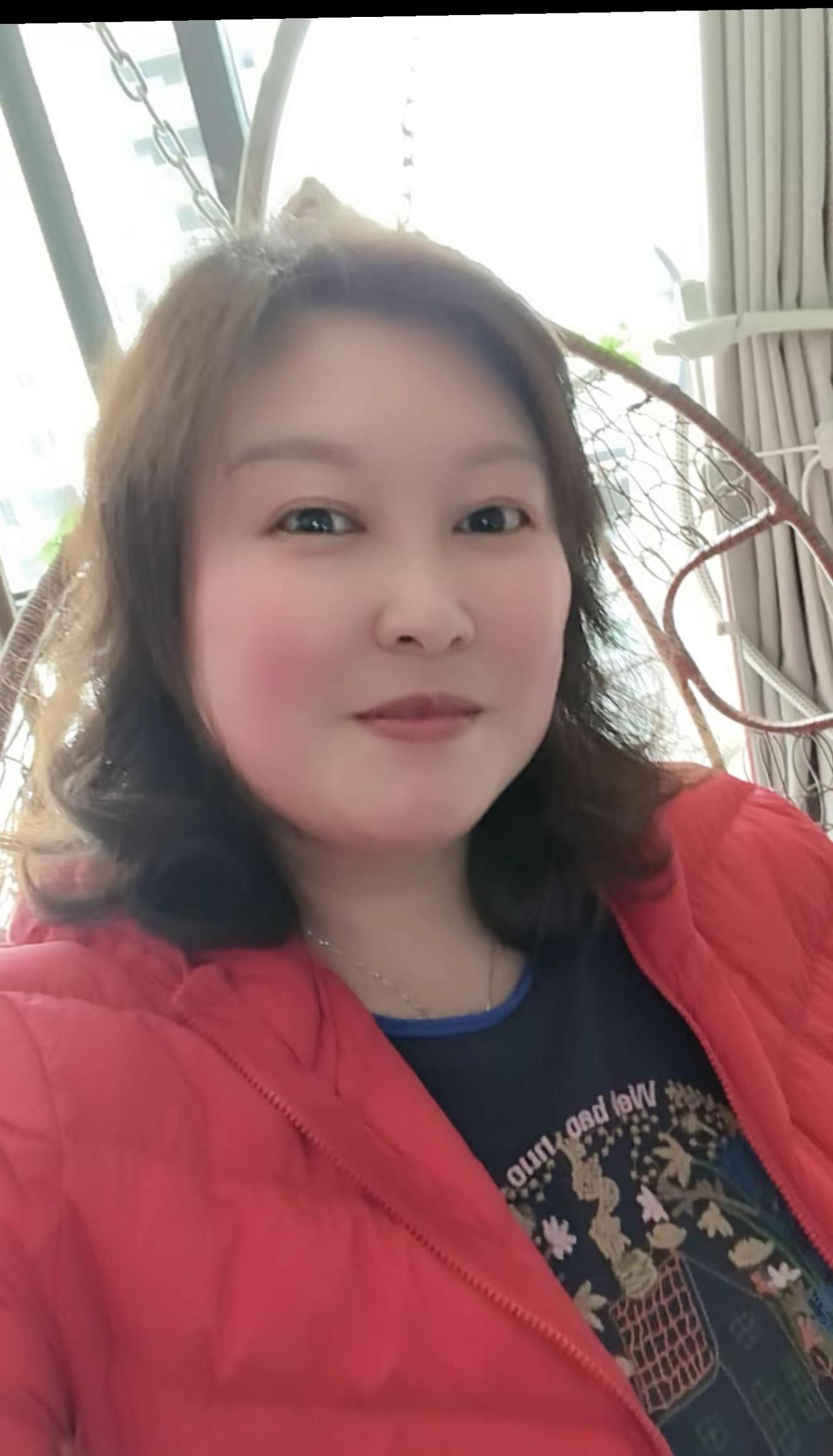 这天气比翻脸还快，前几天好热，一下雨又冷了，不会又过个冬吧😀😀