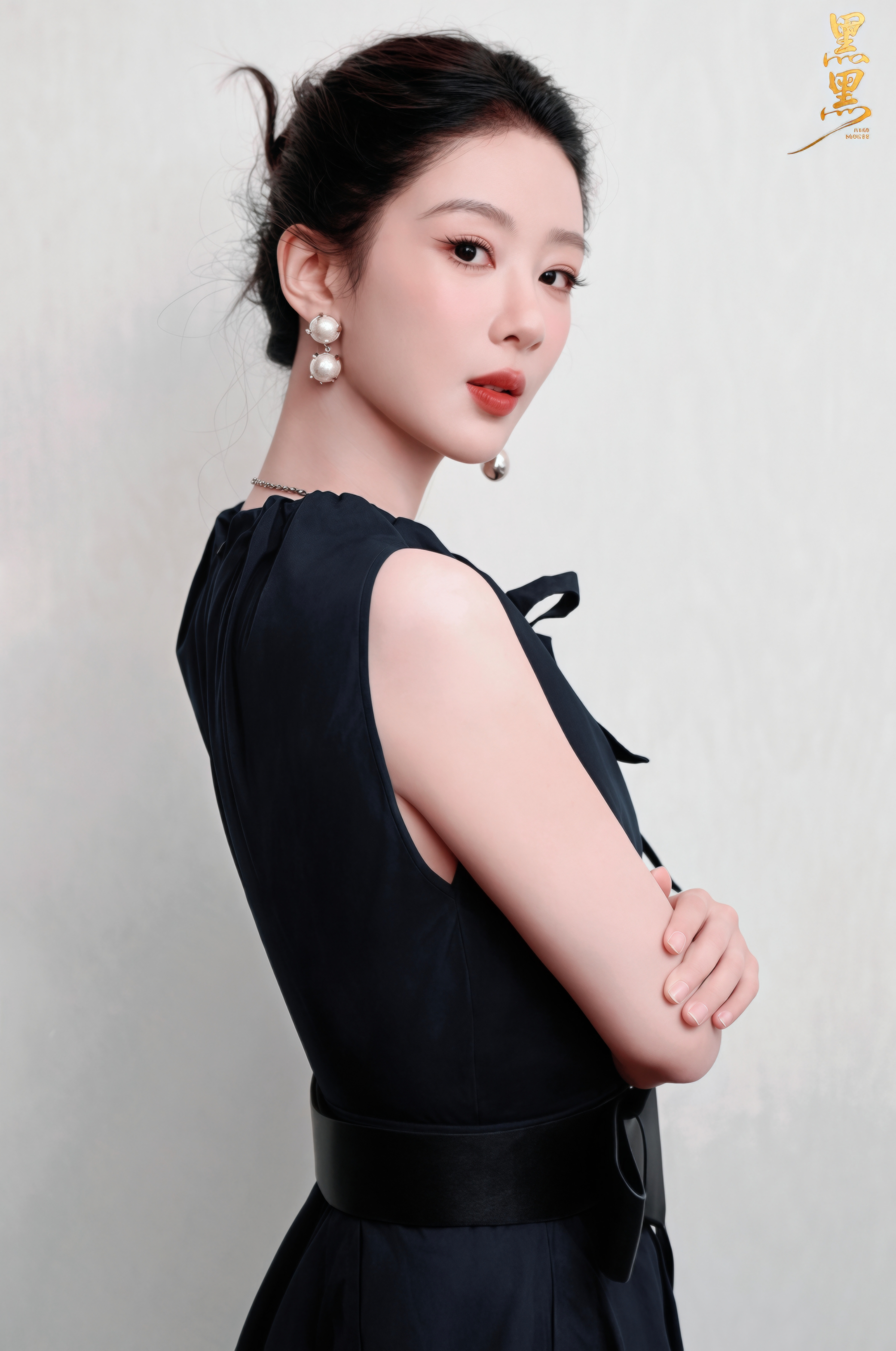 杨紫杨紫董竹君 【一—三】最近天气不好，大家要注意安全哦～杨紫玉兰花开君再来