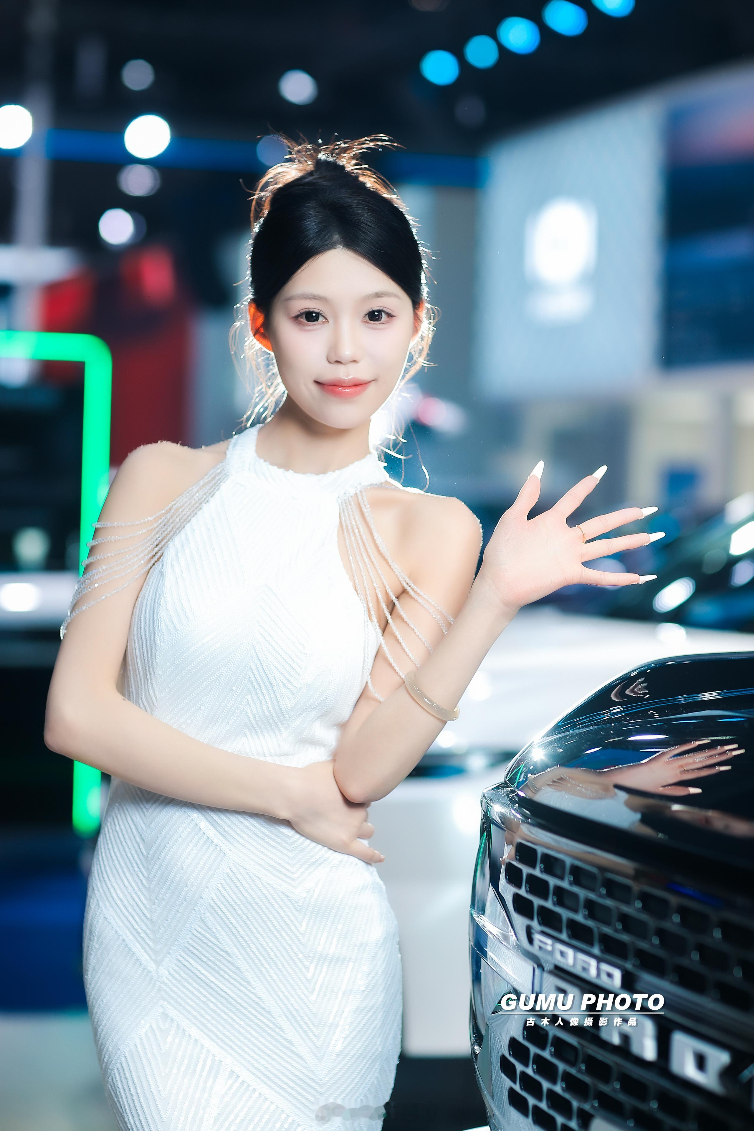 2025重庆汽车消费节福特展台模特小姐姐 2025重庆汽车消费节 