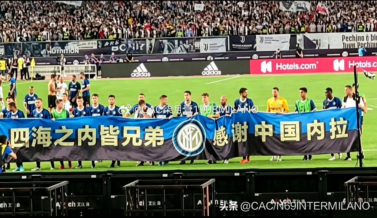 🤔是坚持自己的战术理念，还是选择中途妥协？
 
诚然现代足球正在朝着某个方向演