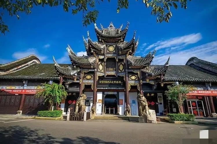 国庆节打算到四川自贡来个一日游，求各路大神推荐好吃的，不要网红店！不要网红店！