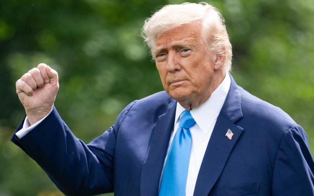 特朗普把我们全骗了！炸高官、轰伊朗、逼谈判，全是铺垫，目的只有一个：把驱逐舰钉进